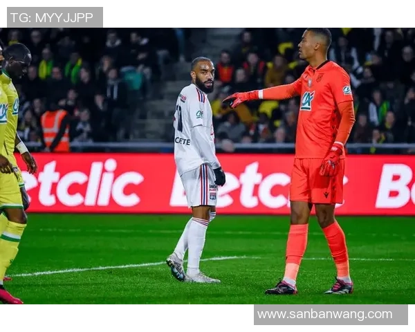 北京足球队包夹战术解析及其对比赛的影响探讨